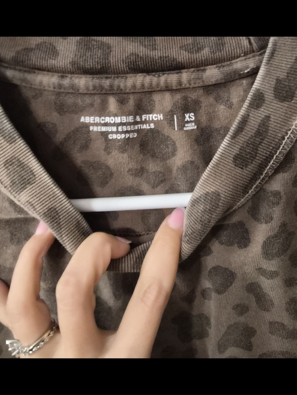 Abercrombie & Fitch Cropped Leopard-Print Mens Tee - Brown - Picture 2 of 2